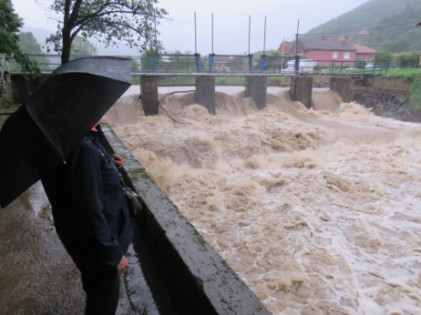 Poplave srušile most u Mrčajevcima, vanredna situacija u 52 mesta