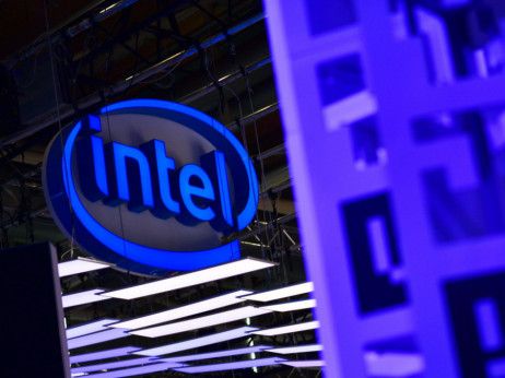 Akcije Intela potonule nakon vesti o odlaganju izgradnje najveće fabrike čipova