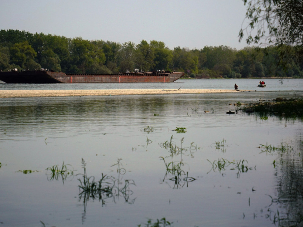 Desetine hiljada litara nafte izlilo se u Dunav kod Čelareva