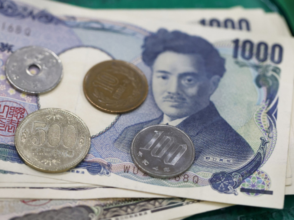 Banka Japana zasada ne vidi potrebu da menja kontrolu prinosa
