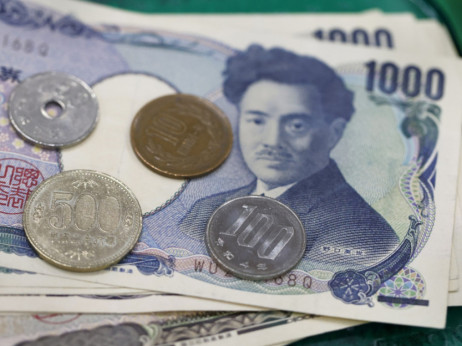 Banka Japana zasada ne vidi potrebu da menja kontrolu prinosa