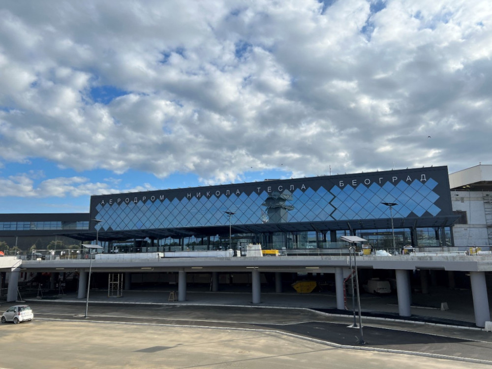 Manjak ljudi osudio BG aerodrom na gužvu i bes putnika