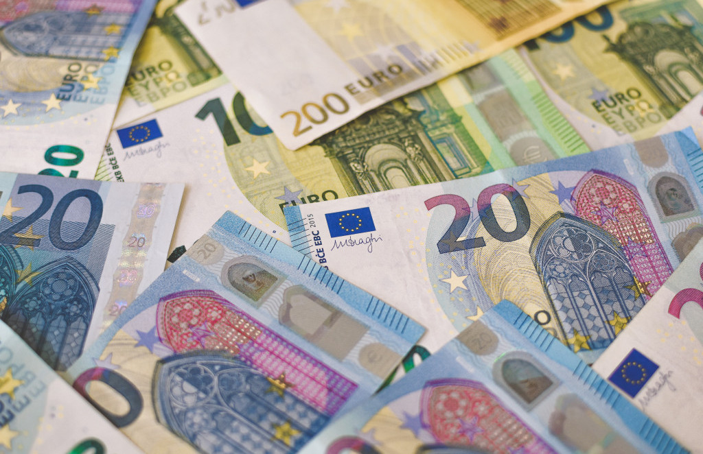 Evropa beleži najduži niz prodaje obveznica od 2021.