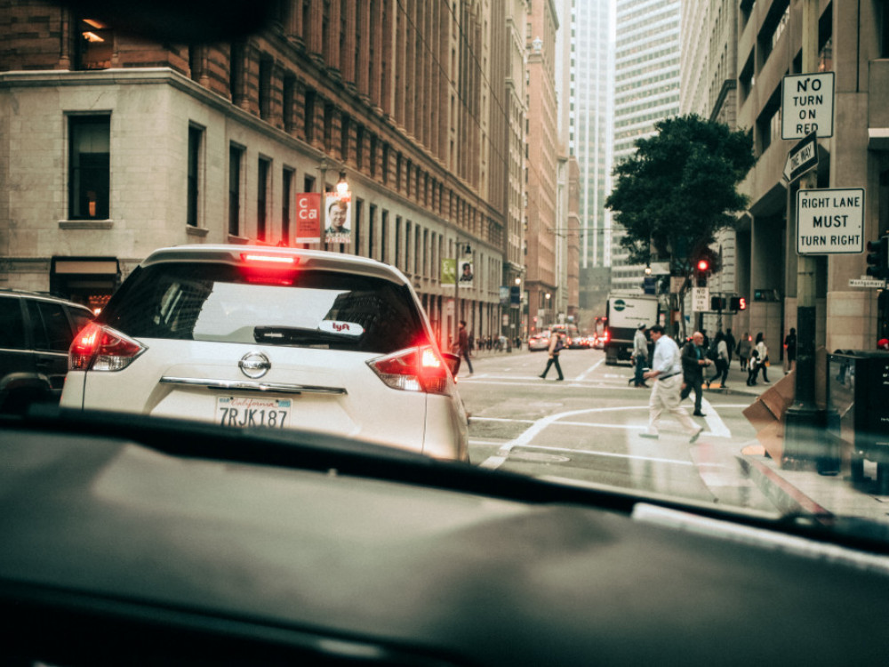 SAD će izbeći recesiju, ali će inflacija ostati uporna