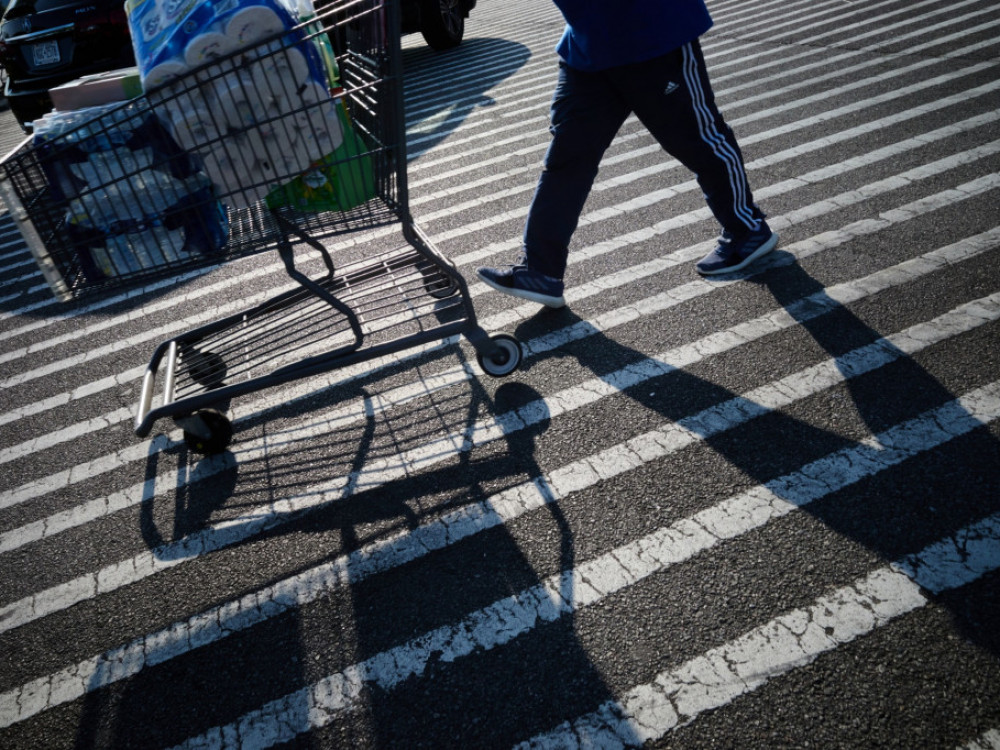 Američki trgovinski deficit se smanjio zbog pada uvoza