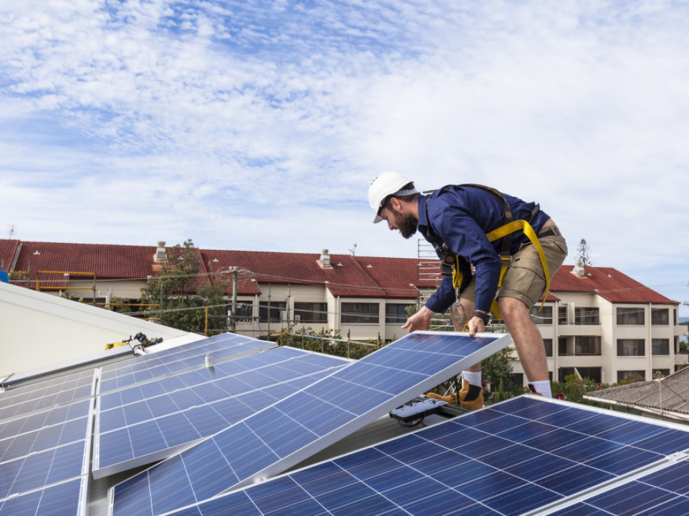 Uskoro spisak sertifikovanih instalatera solarnih panela u Srbiji