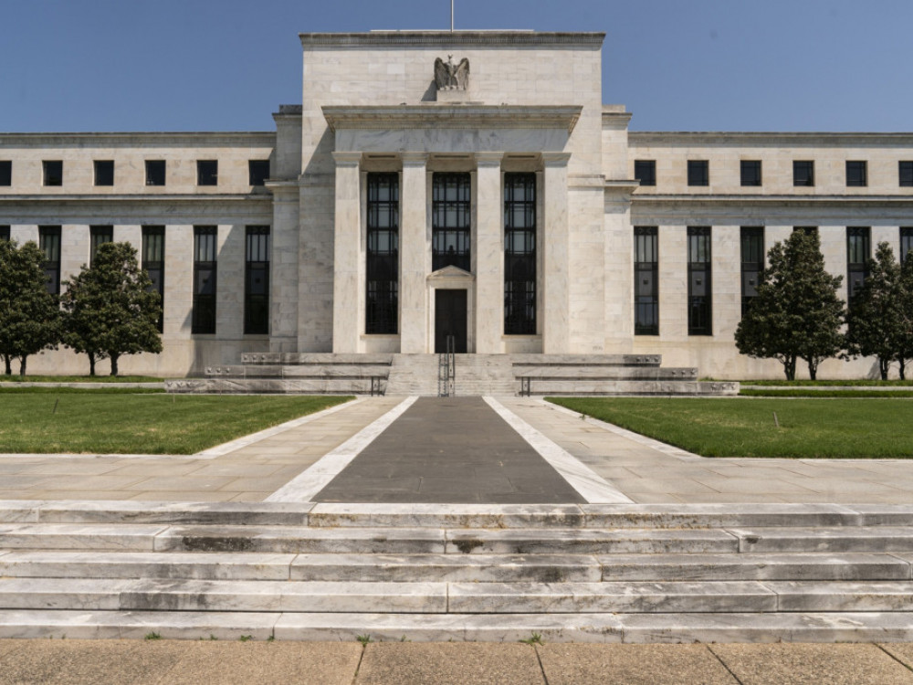 Fed nije dirao stope, ali je promenio projekcije