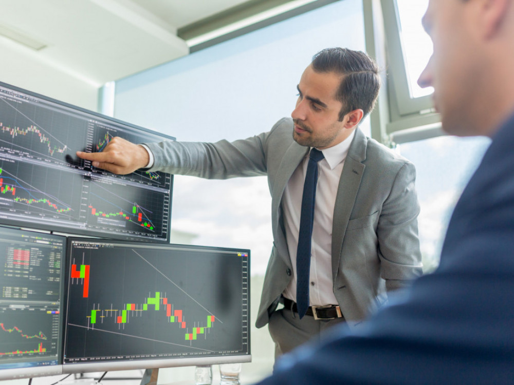 Američke akcije oprezne na početku dinamične nedelje