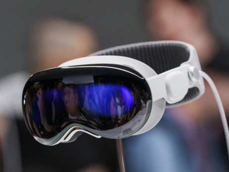 Appleove Vision Pro naočare dostupne u radnjama od 2024.