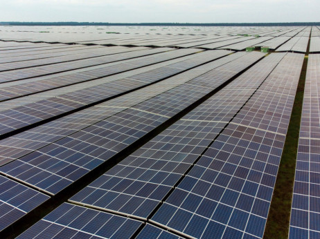 EPS potpisao ugovore o preuzimanju energije iz dve solarne elektrane
