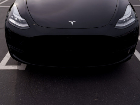 Tesla počinje da prodaje 'model Y' u J. Koreji za 44.000 dolara