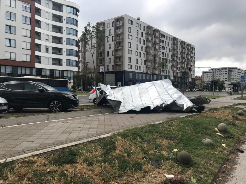 Jutro nakon nevremena u Novom Sadu, leteli krovovi, lomljeno drveće