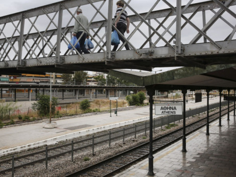 Srušio se deo mosta u Grčkoj, radnik poginuo, osam povređeno