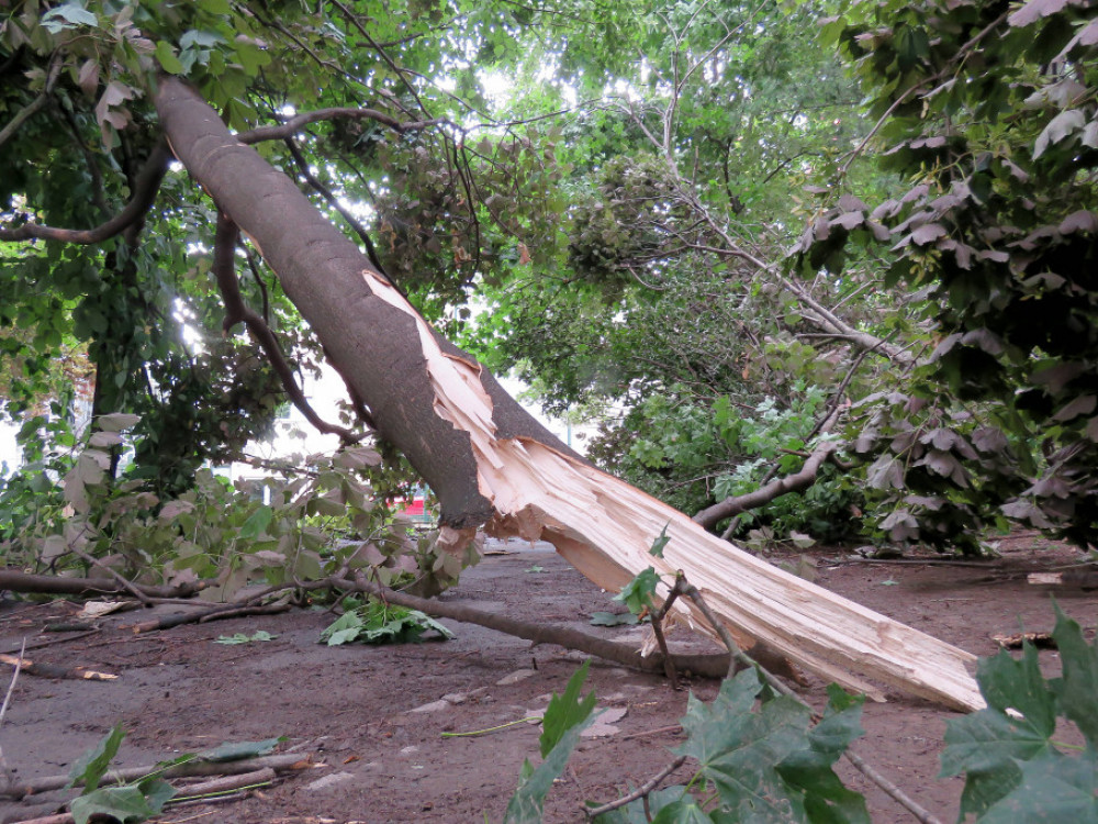 Crveni alarm zbog vrućina, noć donosi oluju i kišu