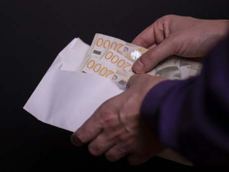 Zašto je novčanica od 2.000 dinara omiljena kod falsifikatora
