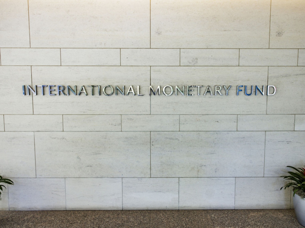 Pet stvari koje treba znati danas: MMF, plate i krediti