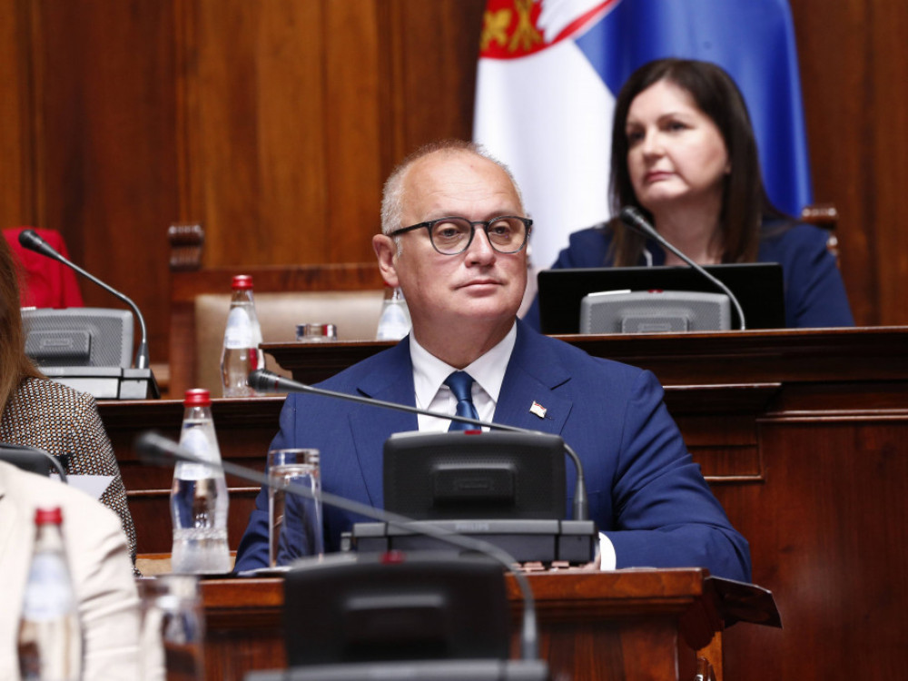 Ministar Goran Vesić podnosi ostavku zbog tragedije na železničkoj stanici u Novom Sadu