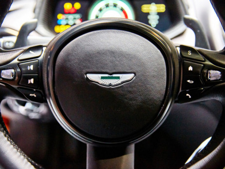 Aston Martin prodaje deonice da servisira dug