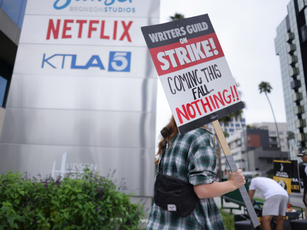 Netflix i Disney guraju studije ka dogovoru sa scenaristima