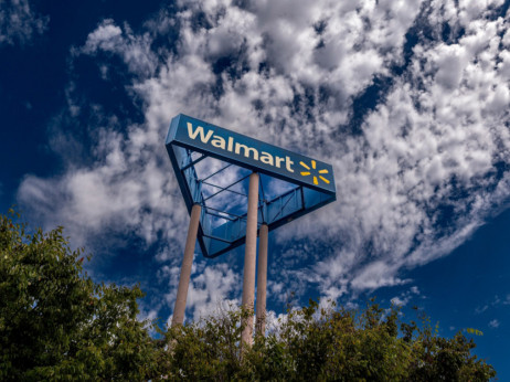 Lovci na popuste pomogli Walmartu da podigne projekcije profita