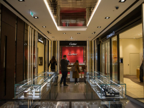 Najveći britanski prodavac Rolexa izgubio trećinu tržišne vrednosti