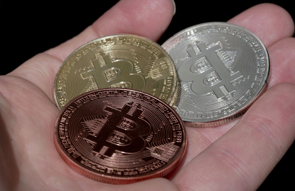 Ushićenje zbog bitcoin ETF-a se gasi, dok industrija traži više jasnoće