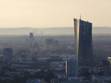 Pet stvari koje danas treba znati: Nova fabrika, ECB i nekretnine