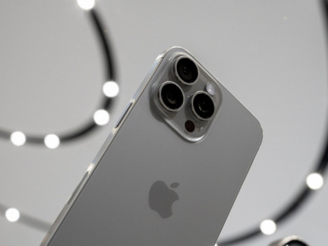 Apple predstavio novi iPhone, cena premjium modela viša nego prošle godine