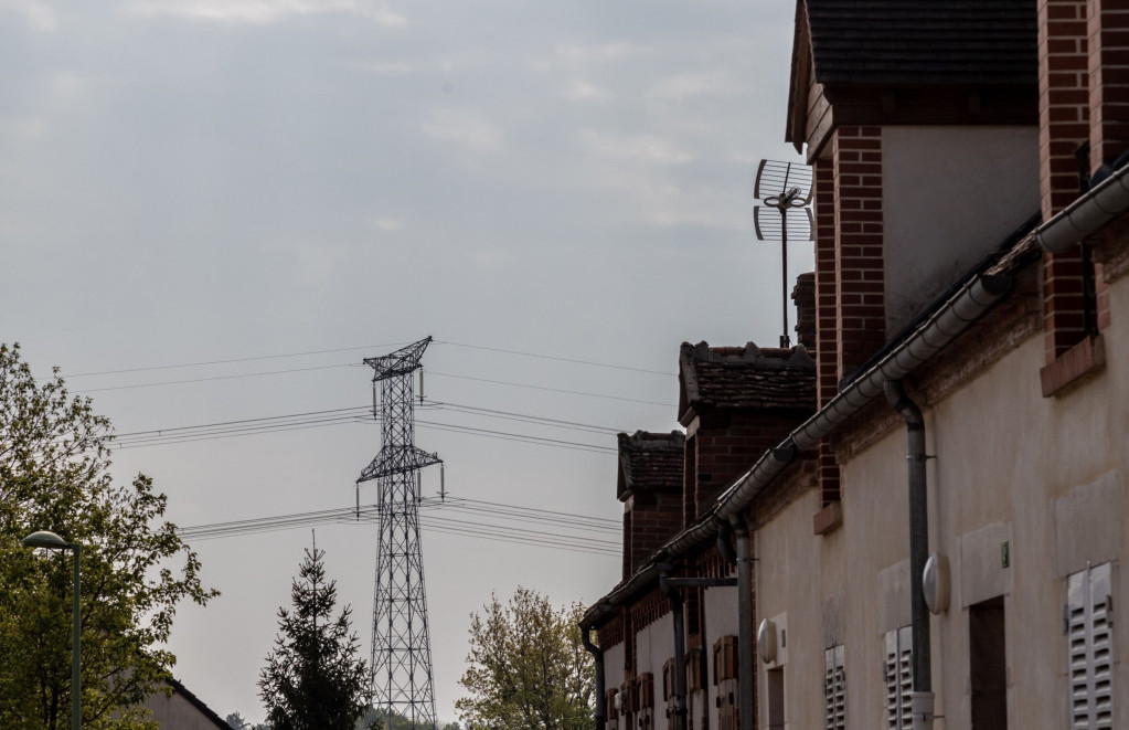 Francuska donosi zakon o obuzdavanju cene električne energije