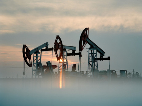 Cena nafte blago napreduje uoči sastanka OPEC+