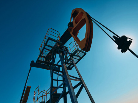 Cena nafte se stabilizovala dok Saudijci guraju OPEC+ da smanji kvote