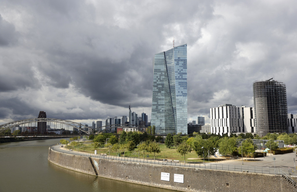 Anketa ekonomista: ECB će zadržati kamatne stope do septembra 2024.