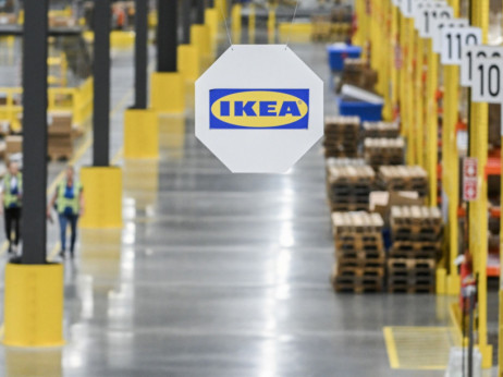 Ikea snižava cene dok inflacija pritiska kupce