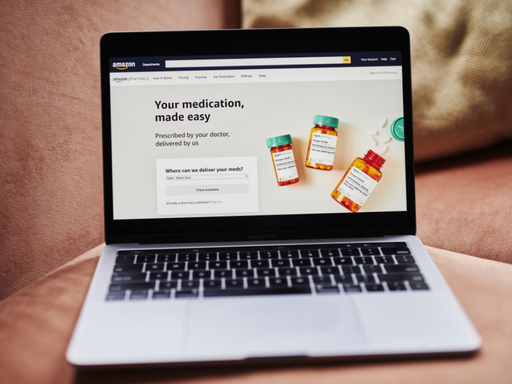 Amazon počeo da isporučuje lekove dronom