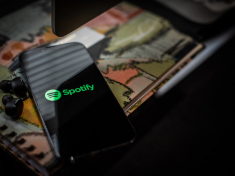 Prodaja Spotifyja nadmašila procene usled rasta broja korisnika i viših cena
