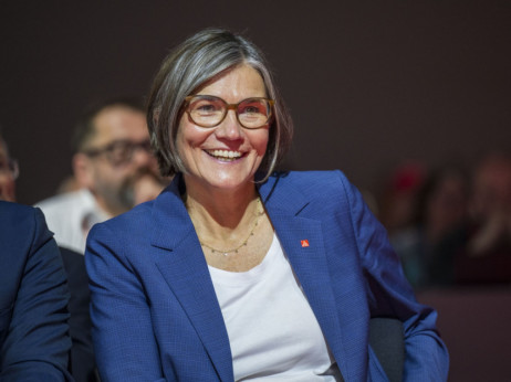 Prva žena na čelu najvećeg nemačkog sindikata uzela Teslu na nišan