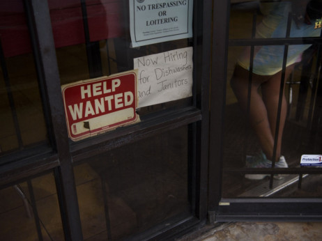 Tempo zapošljavanja u SAD gubi na snazi, ljudi duže traže posao
