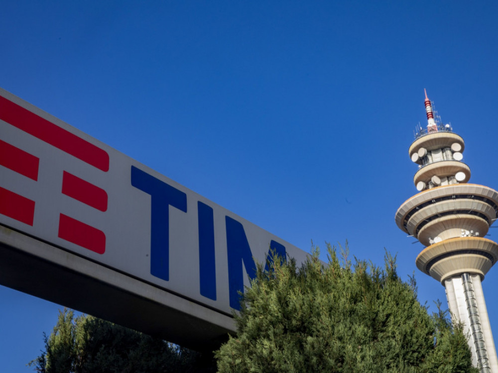 Telecom Italia prodaje KKR-u fiksnu telefoniju za 22 milijarde evra