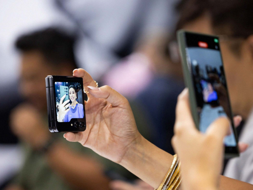 Proizvođači telefona zaljubljeni su u sklopive telefone