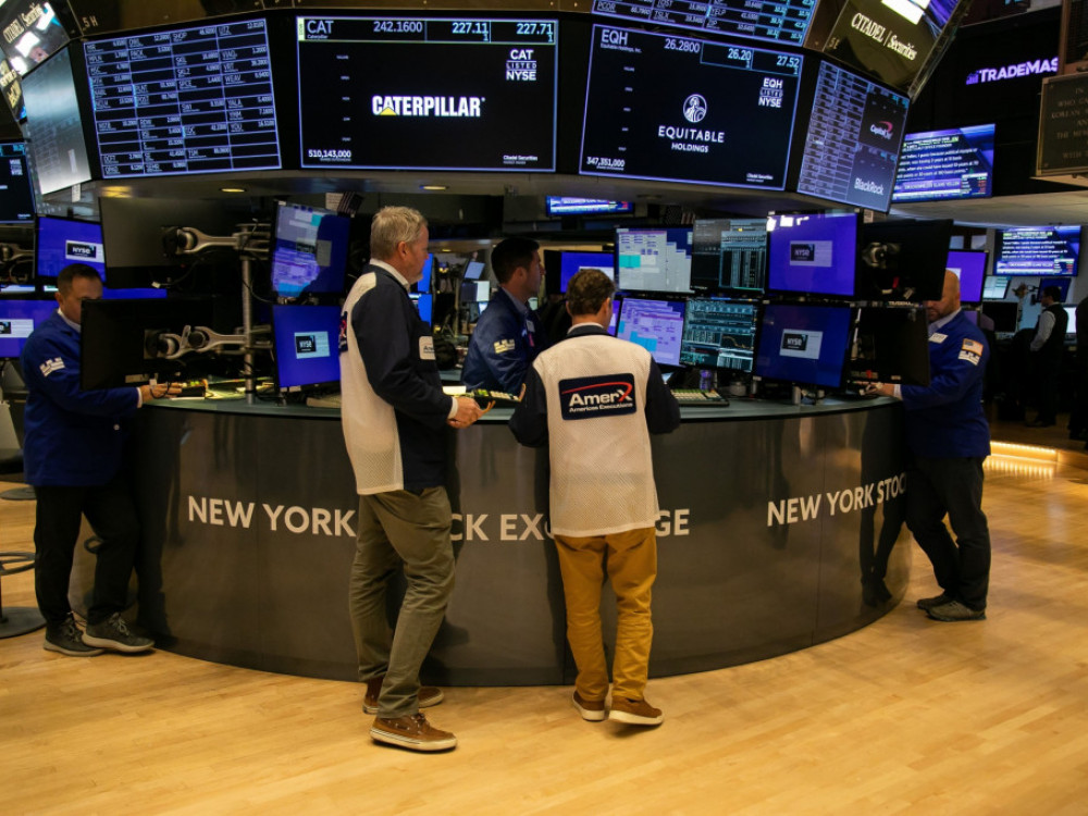 Tehnologija povukla pad američkih akcija, dok se čeka odluka Feda