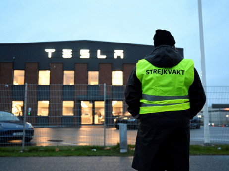 Danski radnici Tesle štrajkuju, solidarisali se sa Šveđanima