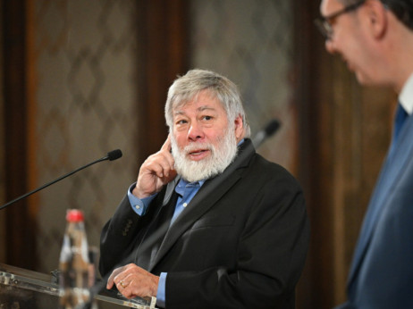 Srpski državljanin Wozniak govore naplaćuje više od 100.000 dolara