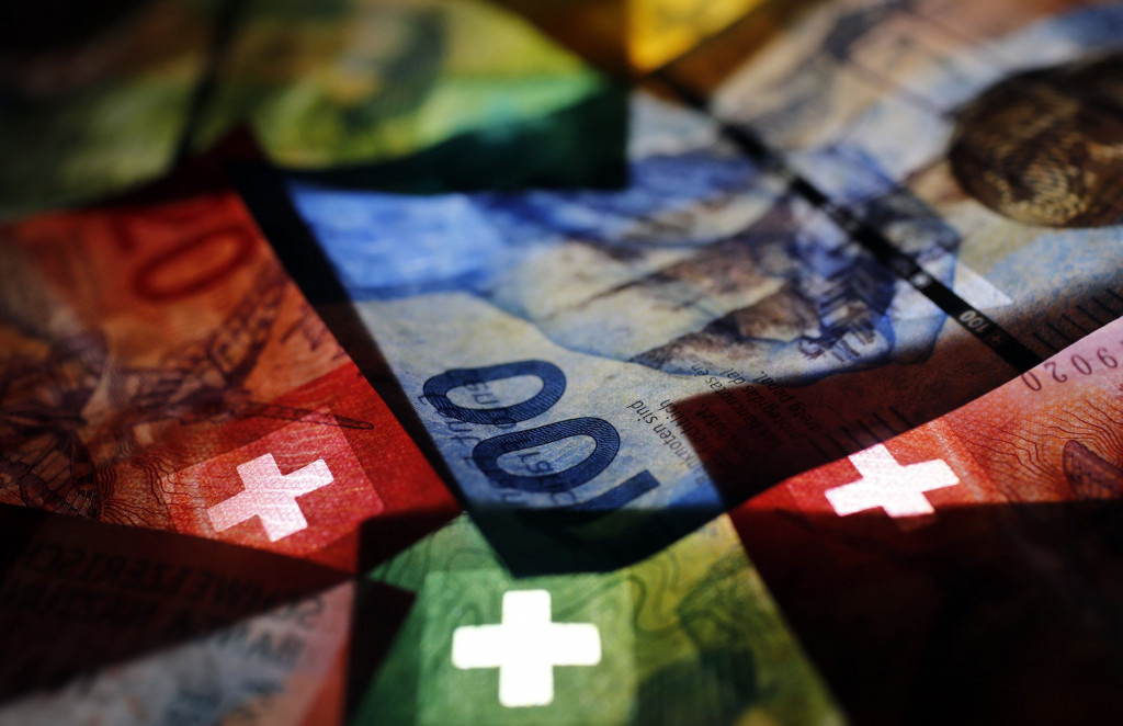 Švajcarski franak ojačao prema dolaru najviše od 2015.