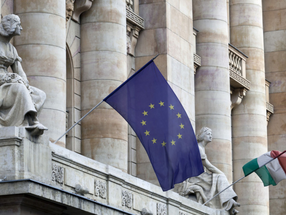 Mađarska otvorena za ukidanje veta na pomoć Ukrajini ako EU odmrzne sredstva