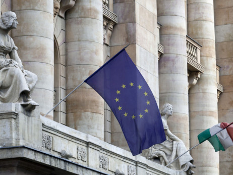 Mađarska otvorena za ukidanje veta na pomoć Ukrajini ako EU odmrzne sredstva