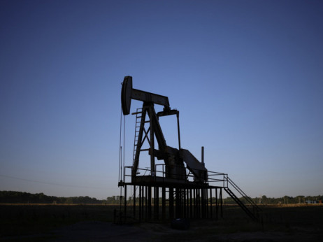 Tržište slabi, a cena nafte i dalje pada