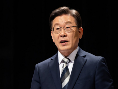 Lider južnokorejske opozicije izboden u vrat i hospitalizovan