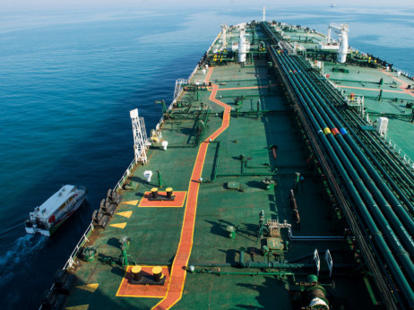 Cena nafte u padu, trgovci ne očekuju eskalaciju sukoba na Crvenom moru