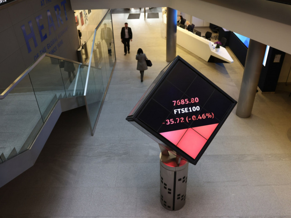 Investitori u evropske akcije oprezno otvorili nedelju