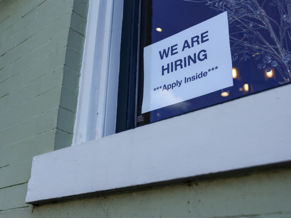 Tržište rada u SAD se hladi, manje je poslova, otkaza i zapošljavanja